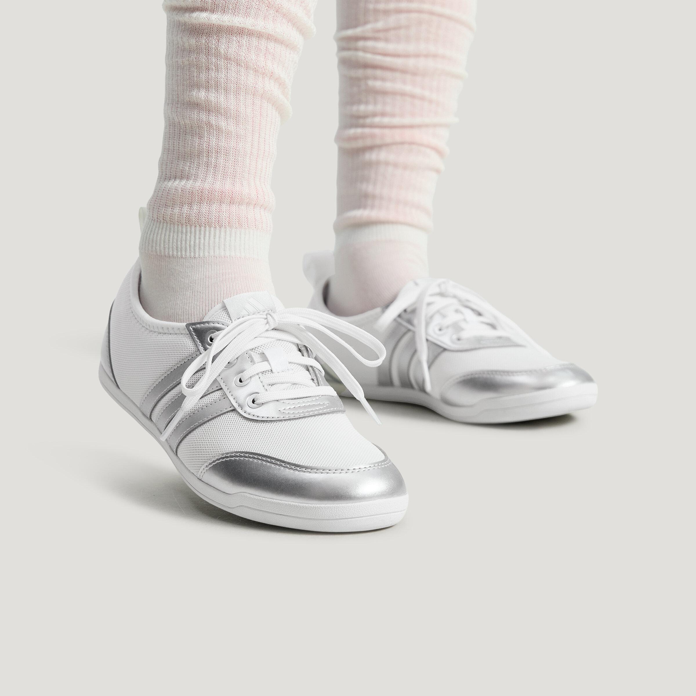 Adidas Diona Ballet Casual Shoes Women s Low Top Crystal White/Metalli 36