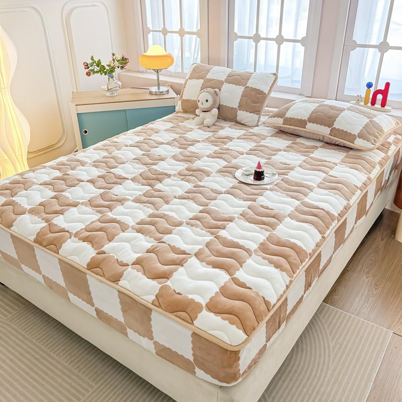 Milk fleece mattress cover fleece thickened padded cotton autumn and winter coral flannel mattress protective cover bedspread cross-border wholesale