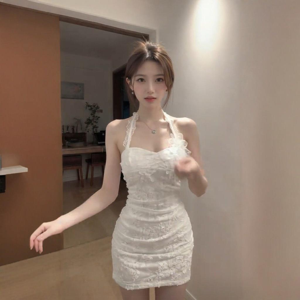 Purely want to wear a super good-looking neck-hanging, slim-fitting hip-wrapping short skirt, vacation style suspender dress 2026 summer