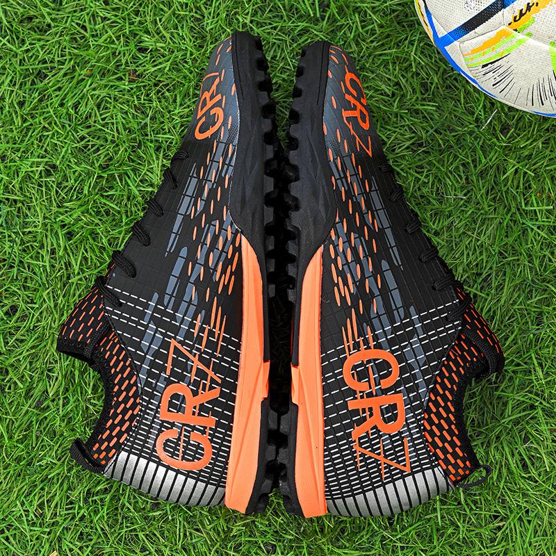 Pro Latest Male Football Footwear Universal Airy Athletic Studs Soccer Kicks Super Anti-Skid Light Outside Soccer Footwear