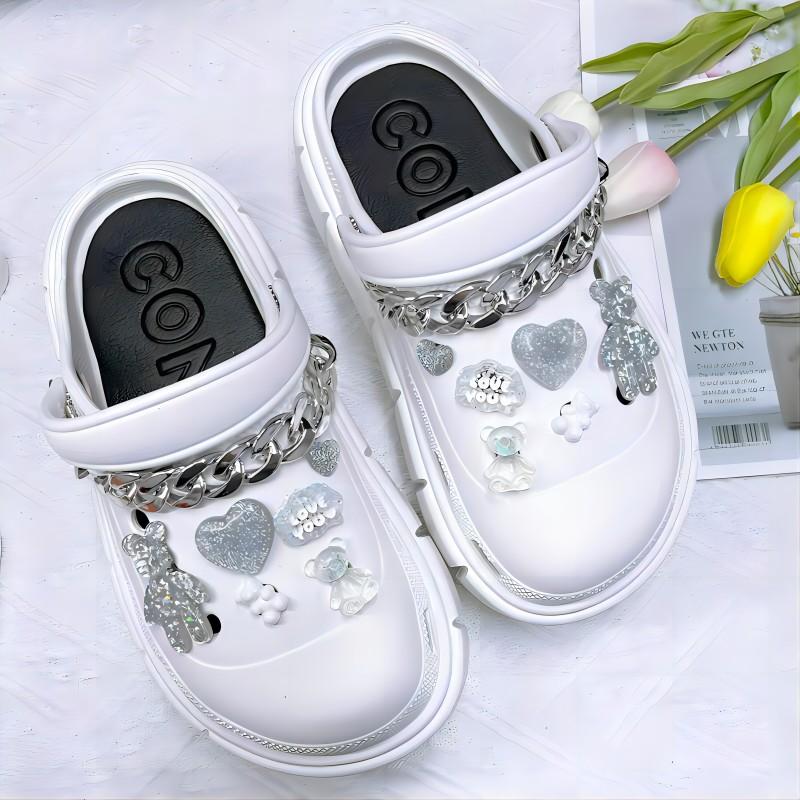 Fashion Charms Sandals 2025 New Clog Shoes Outdoor Women Slippers Thick Sole High Quality Summer Sandals For Girls