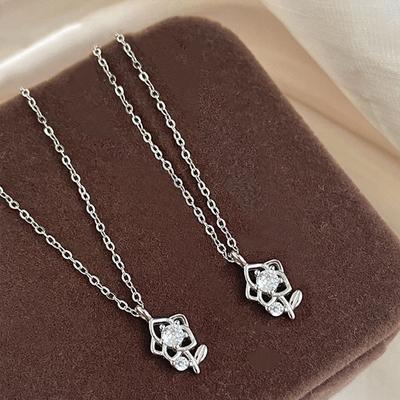 Rose Flower Small Diamond Necklace Girls Sweet and Temperament French High-end Niche Collarbone Chain