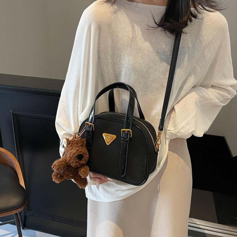 Retro handbag women's 2025 autumn and winter new contrasting color fashion bowling bag shoulder bag
