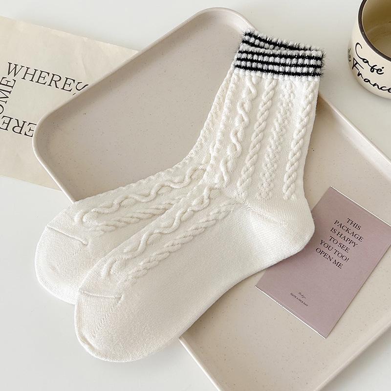 

Жіночі вовняні шкарпетки середньої довжини в японському стилі: Товстий, теплий кашемір для осені/зими One Size білий