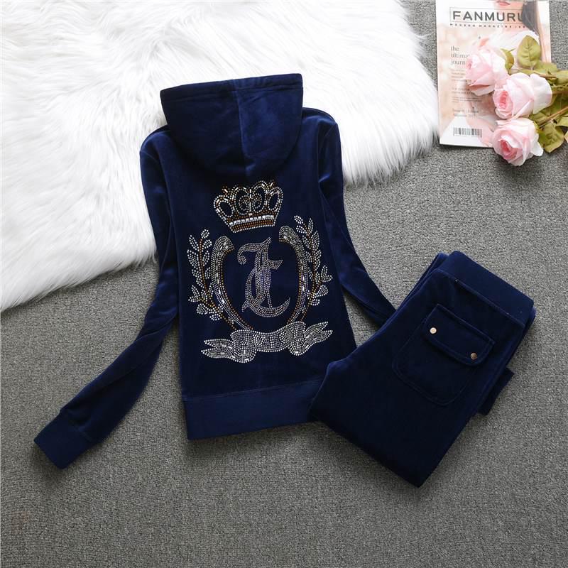 Luxurious Women's Velvet Hooded Two-Piece Sportswear Set - Loose Leg, Hot Drill. Perfect for Spring & Autumn.