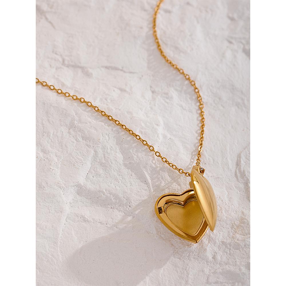 Yhpup Heart Stainless Steel Pendant Drop Necklace Waterproof Friend Photo Picture Frame Locket Charm Necklace Jewelry Gift