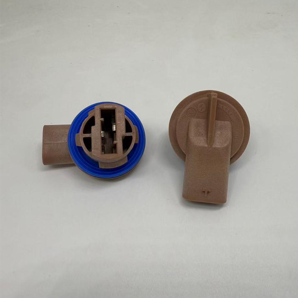 

2 шт. GV4A-13411-BA Патрон переднего габаритного огня для Ford