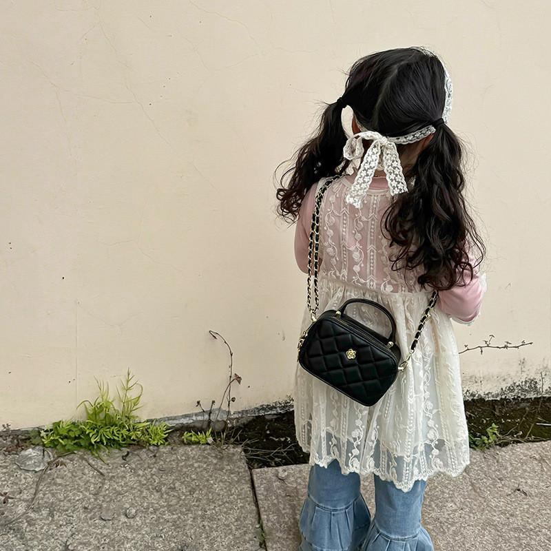 Kids Girls Cute Chain Shoulder Bag With Breathable Material For School And Outings