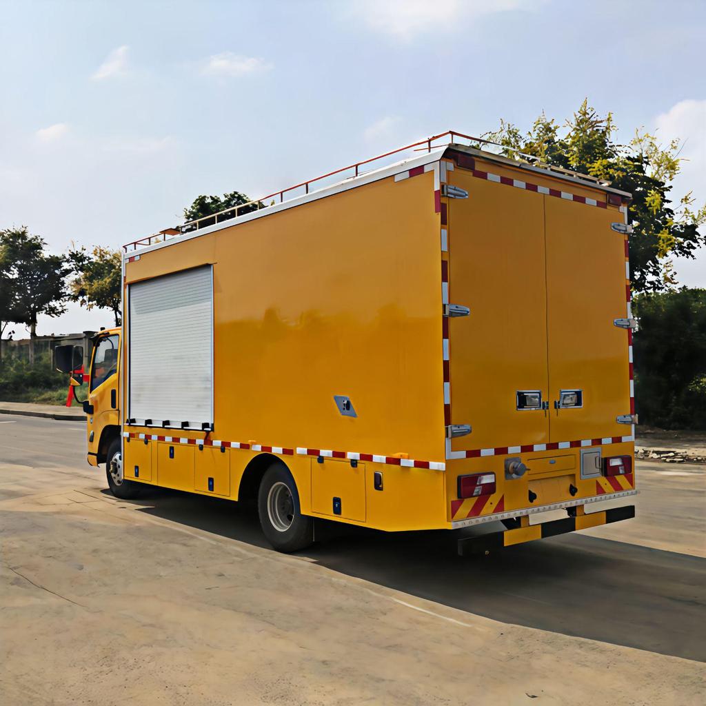 Emergency Rescue Vehicle with Crane, Power Supply & Lighting for Municipal Repairs