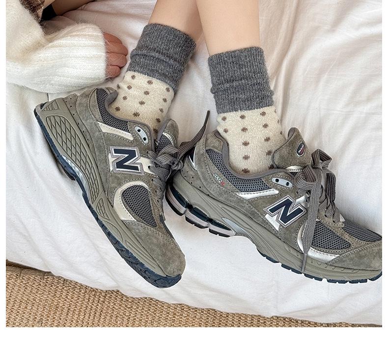 Women's Retro Polka Dot Mid-Calf Cashmere Socks - Warm & Thickened for Autumn/Winter
