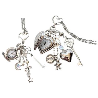 Romance Retro Heart Round Locket Keychain Featuring Cute Bear Pendant And Star Detail Ideal For Love Tokens