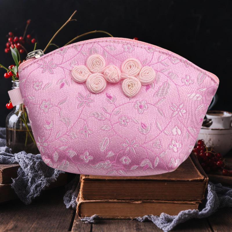 Chinese Yun Jin Seashell Coin Purse: Qipao Hanfu Shopping and Accessories Bag for Women
