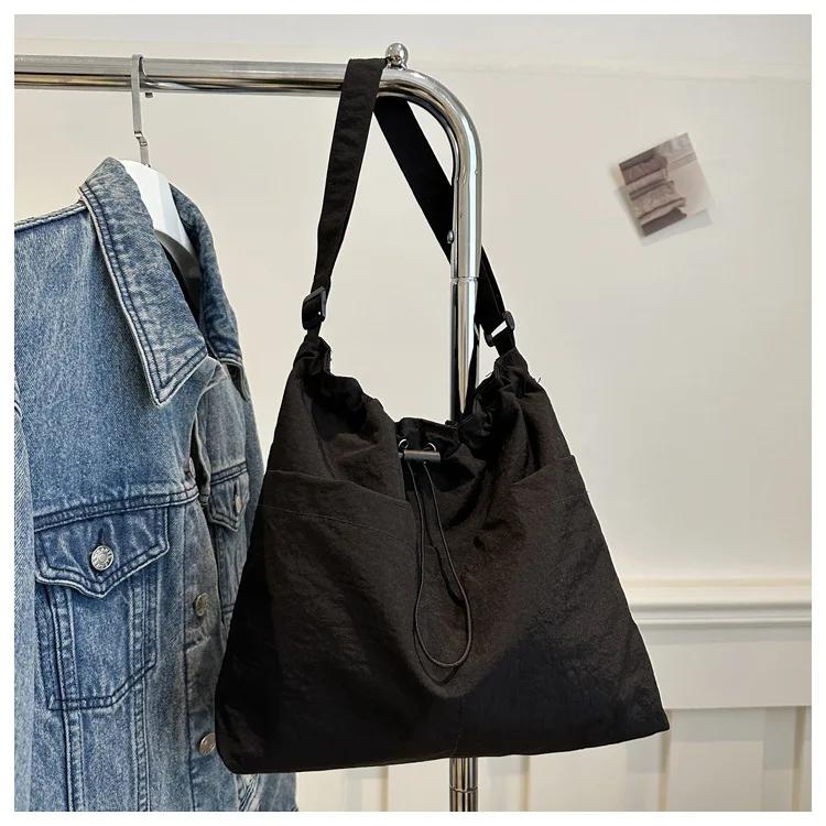 

Весенняя новая модная высококачественная текстурированная сумка через плечо с подмышкой, вместительная сумка через плечо для поездок на работу и обратно