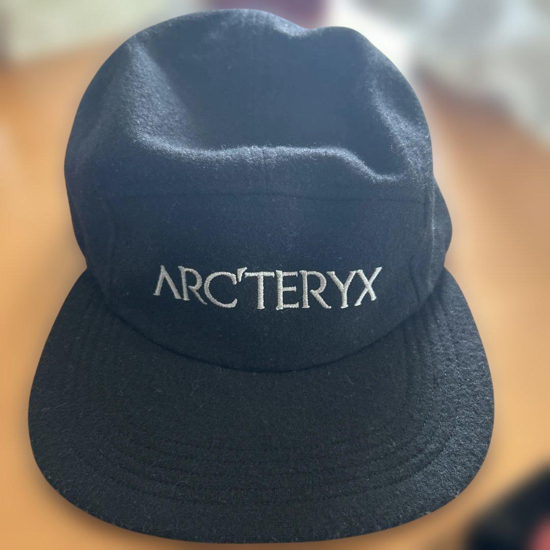 Used ARC TERYX Wool Blend 5 Panel Cap Black