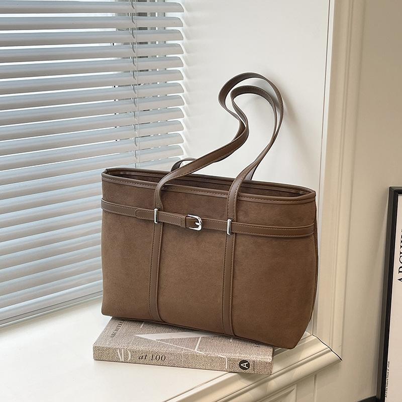 Fashion bag women's new large-capacity tote bag casual retro fashion commuter shoulder bag