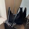 Kvalitní kožený materiál taška přes rameno se zipem jednobarevná všestranná módní crossbody měkká jednoduchá populární taška
