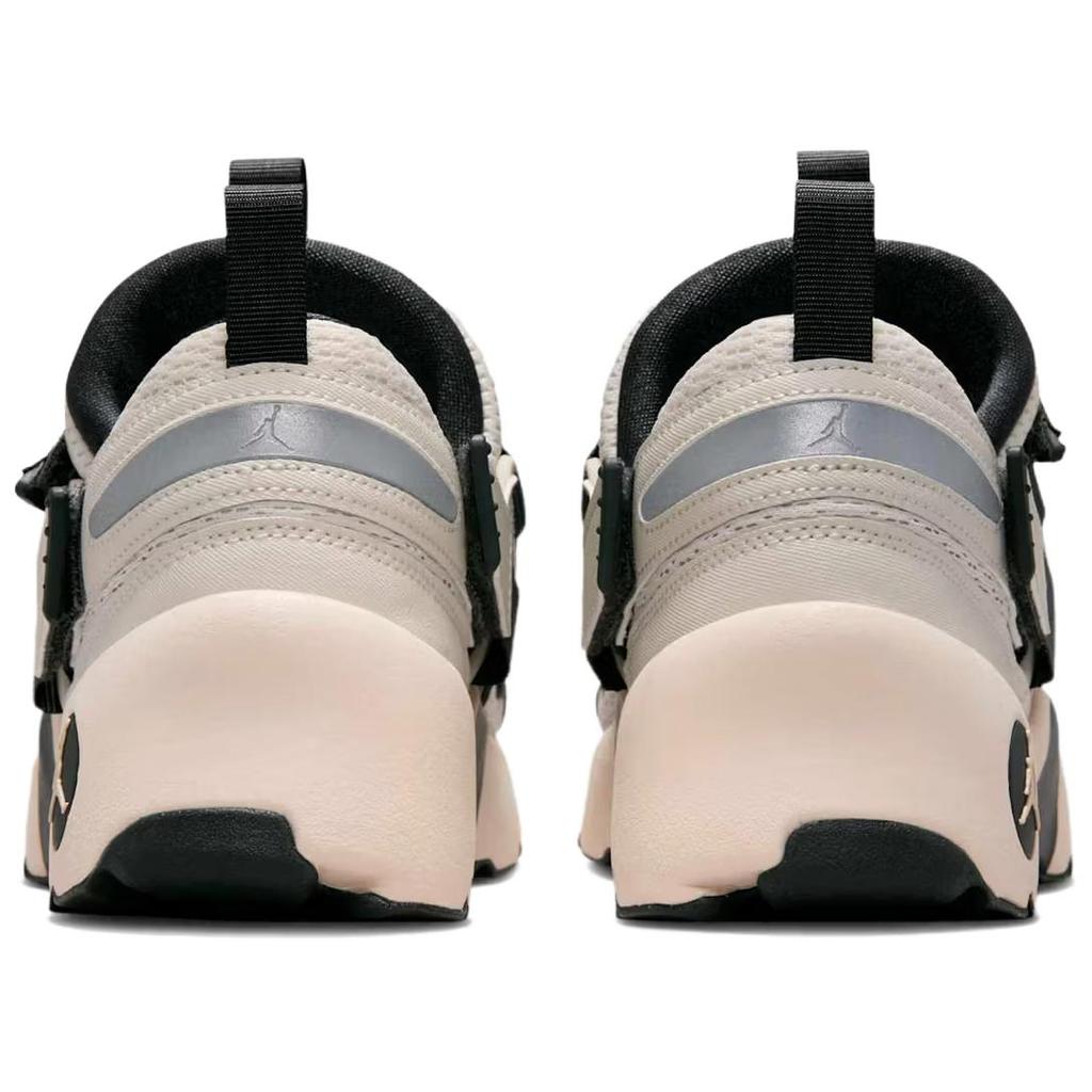 Air Jordan Jordan Trunner LX Maro Orewood Deschis Adidași de Damă Crem Negru HQ2164-102