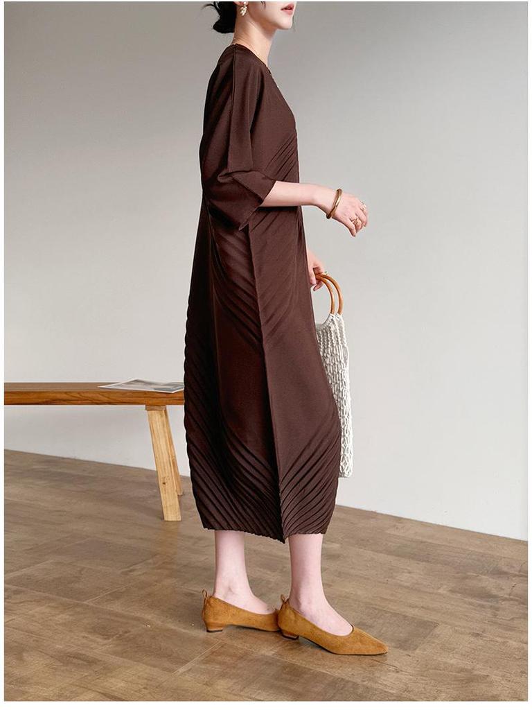 Original Design High-End Pleated Plus Size Loose Casual Dress - Light Luxury, New Spring Arrival