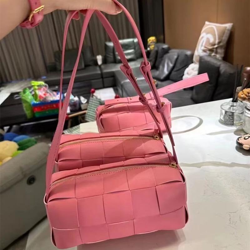 Leather Brick Woven Bag Women's Pink Versatile Shoulder Armpit Bag New High-end Portable Pillow Bag
