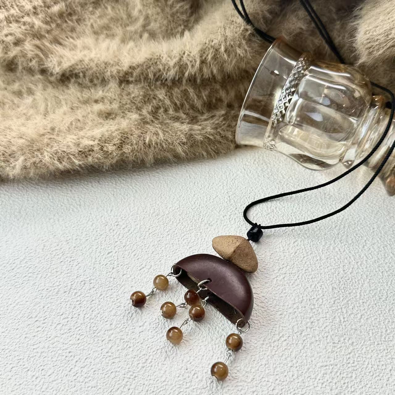 

New Arrival Original Retro Brown Natural Nutshell Rattle Tassel Necklace for Women Creative Fashion Sweater Chain Jewelry Gifts