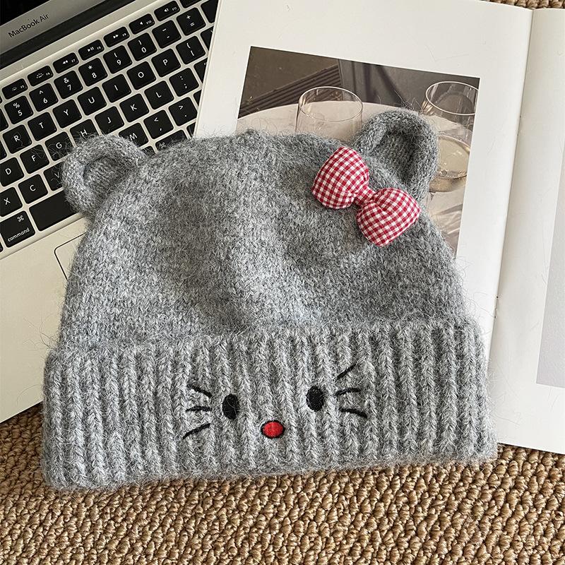Cute kitten embroidered wool hat women's autumn and winter thickened warm knitted hat ear protector headgear