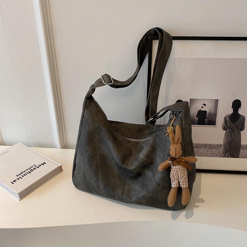 Large Capacity Bag Women's Autumn and Winter 2025 New Fashion Niche Design Shoulder Messenger Bag Retro Women Tote Bag