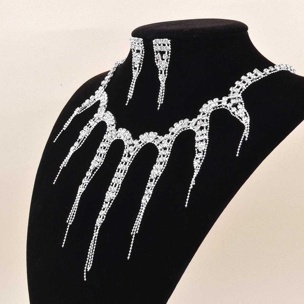 Elegant European & American Alloy Necklace Set - Versatile Bridal & Evening Jewelry