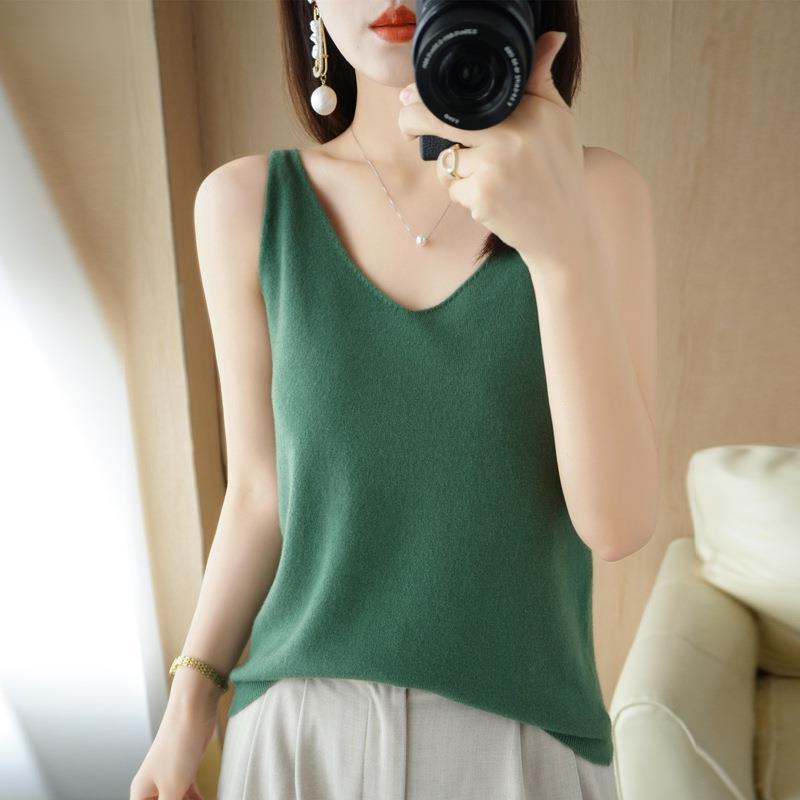 2024 Spring/Summer Women's V-Neck Knit Camisole: Slim, Sleeveless, Versatile Base Layer