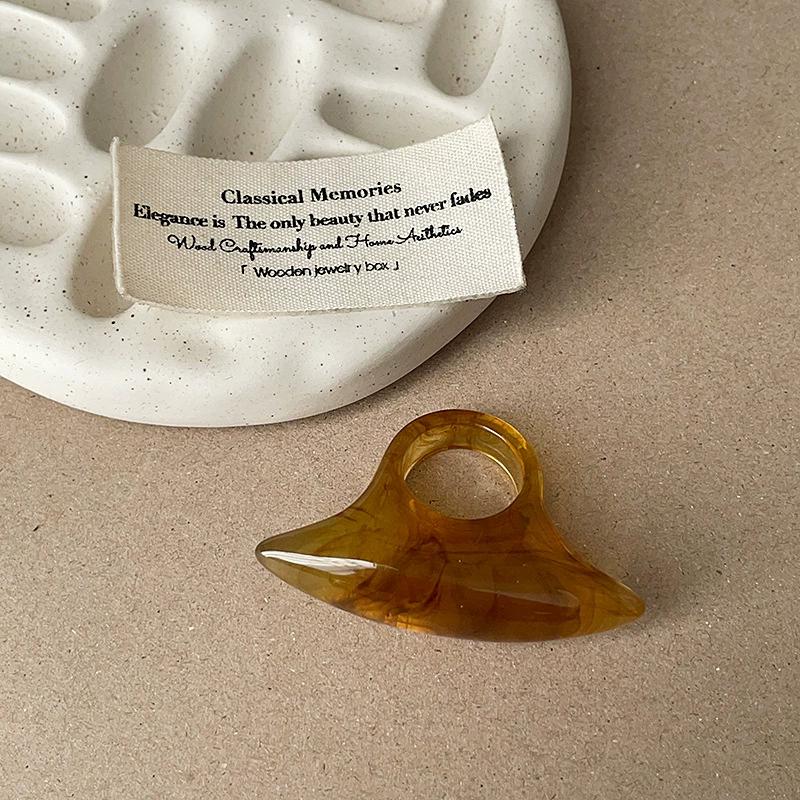 Oregelbundna Breda Stora Klumpiga Ringar för Kvinnor Vintage Akrylharts Höst Vinter Geometriska Stapelbara Finger Smycken