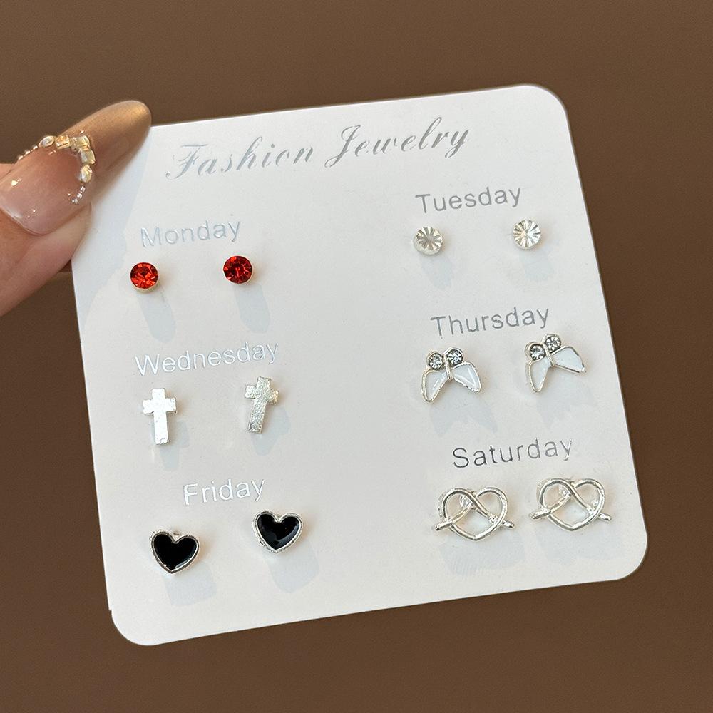 Korean Version of Niche One-week Stud Earrings Set Ins Cute and Small Alloy Electroplating Temperament Point Diamond Earrings