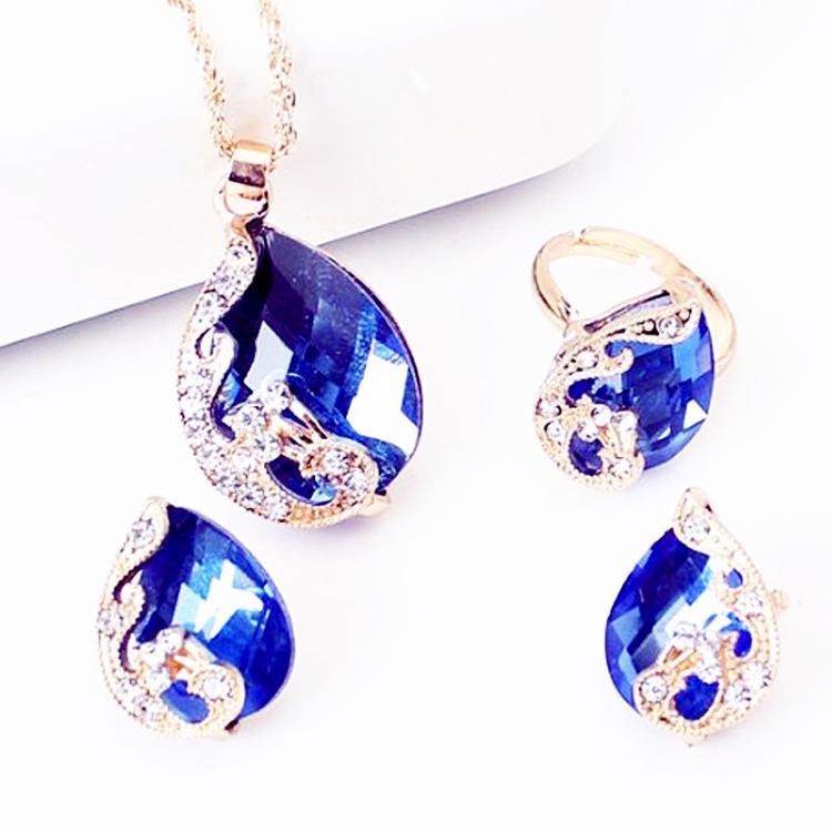 European & American Creative Peacock Crystal Jewelry Set: Earrings and Necklace