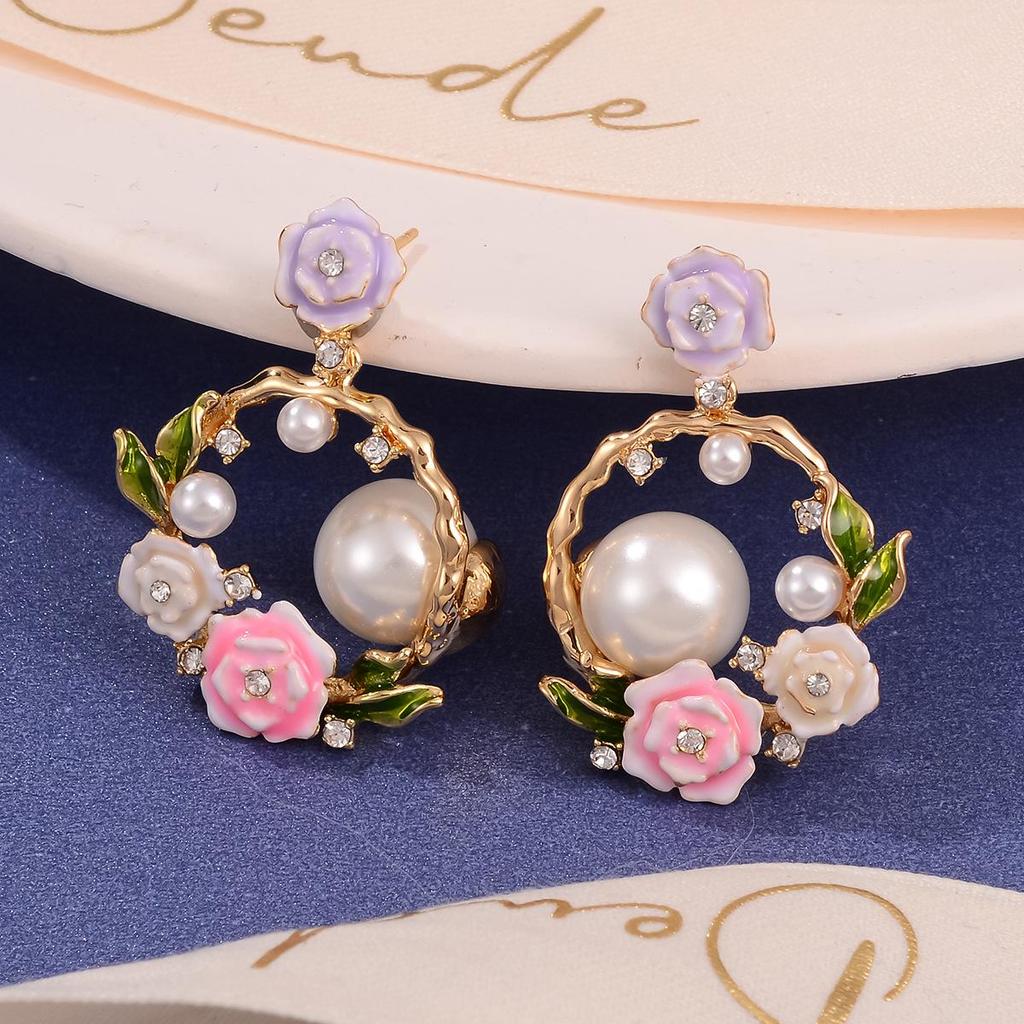 Exquisite Pearl and Floral Oil Painting Stud Earrings for Women