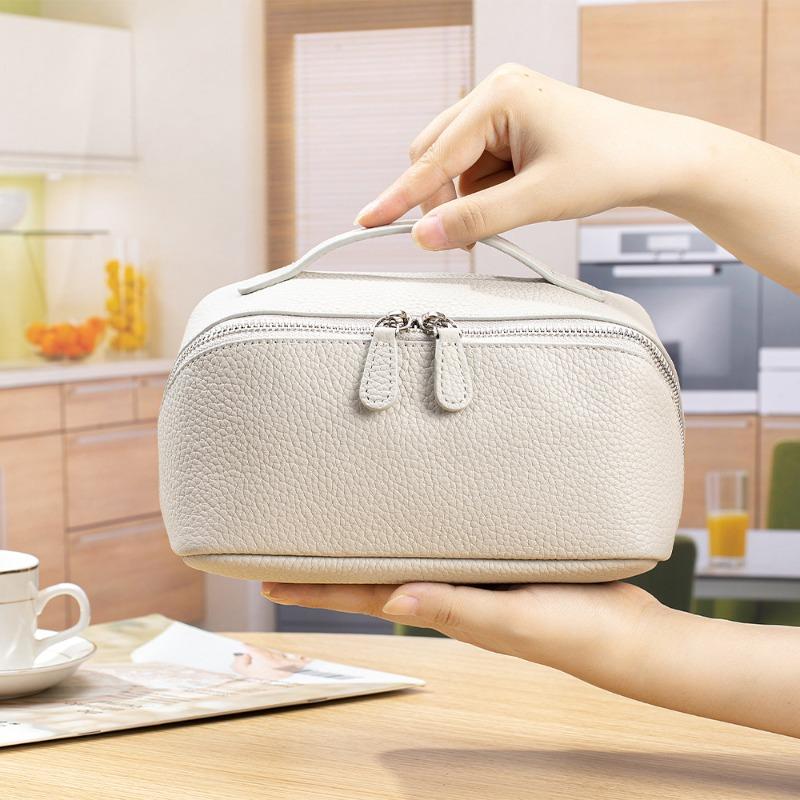 New first-layer cowhide portable cosmetic bag large-capacity simple wind portable toilet bag leather travel storage bag