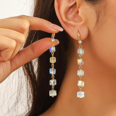 Pendientes de racimo de uvas exagerados de cristal INS Estilo de lujo ligero Temperamento Circonita incrustada Joyería de oreja delicada de alta calidad para el día a día
