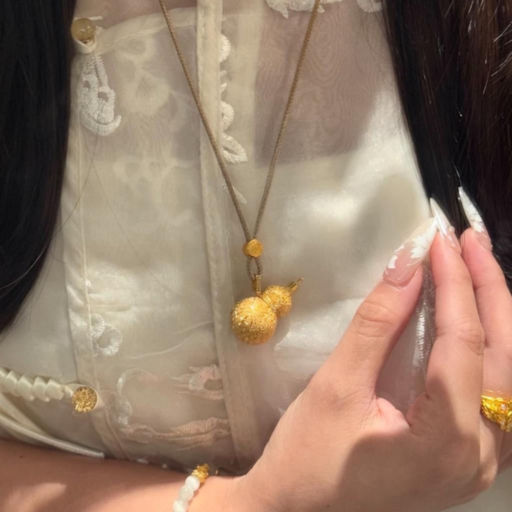 NCN Traditional crushed ice fragrance sachet gourd pendant necklace for women, new Chinese style, light luxury, high-end, long sweater chain