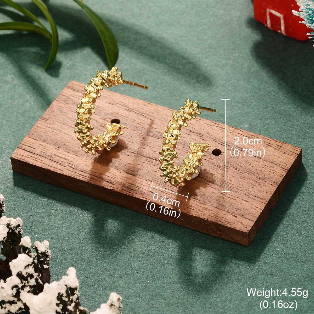 

New earrings Christmas copper plated real gold slightly inlaid zircon fashion women s C-shaped geometric autumn and winter new