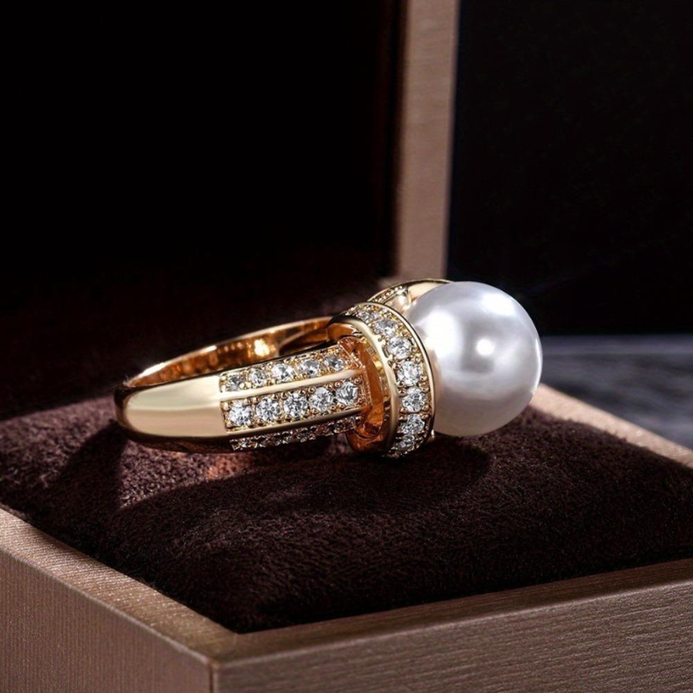 Light luxury and elegant design suitable for women's engagement and wedding rings and wedding jewelry