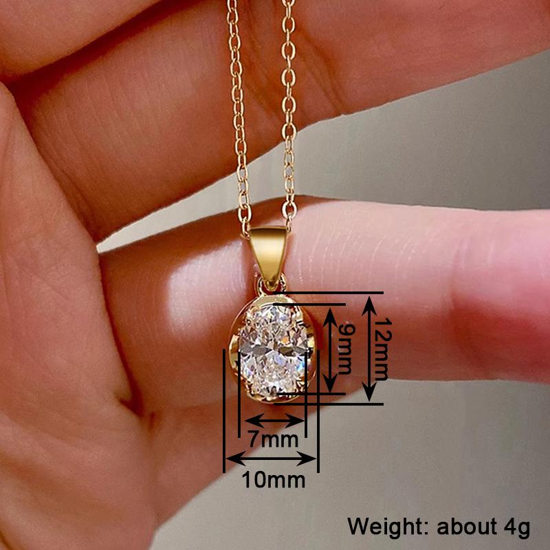 Collana con Ciondolo Ovale Minimalista Huitan per Donna Intarsiata con Brillante CZ Elegante per Matrimonio Fidanzamento Accessori Versatili Gioielli