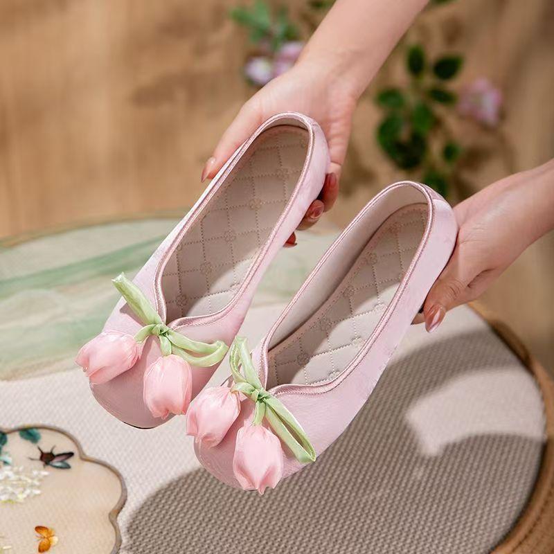 Damen Neuer Ethnischer Stil Blumen Flache Sohle Schuh Weiche Sohle Rutschfest Runde Spitze Flacher Slip-On Leichter Seiden-Cheongsam-Schuh