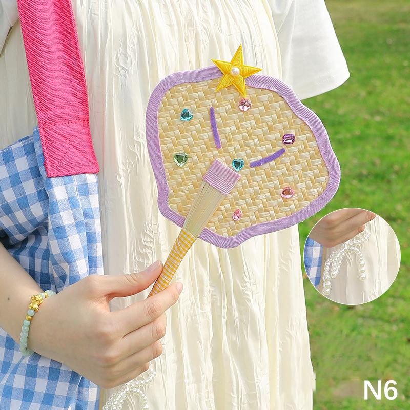 Colorful Handmade Fan Chinese Style Cartoon Shape Straw Bamboo Woven Fan Summer Anti-Mosquito Cooler Handfan Home Decor Pendants