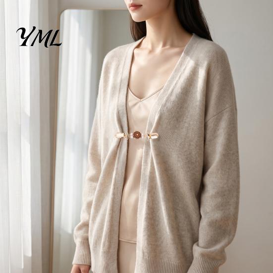 Pearl Embellished Dress Clip Vintage Sweater Clips for Women Girls, Retro Faux Pearl/Floral Cardigan Clips, Elegant Collar No Sew Waist Adjuster