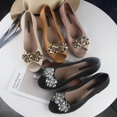 Women's Peep-Toe Chunky Heel Sandals with Rhinestone Floral Design for Casual Summer Wear