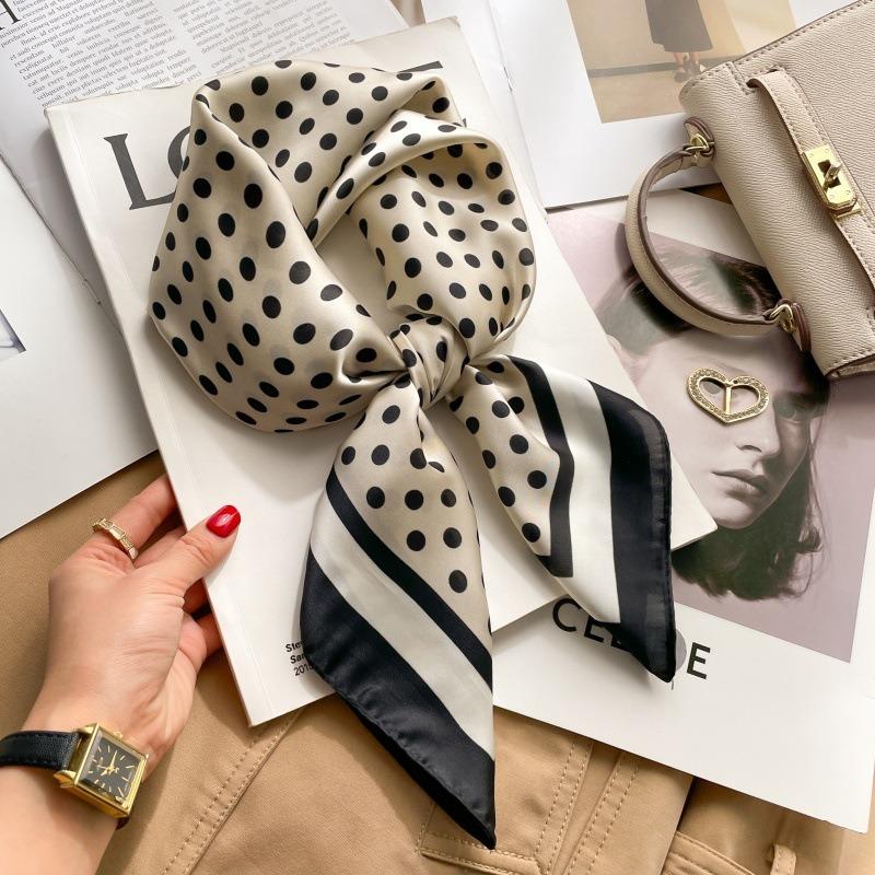 Zhang Ruonan silk scarf women's spring and summer new fashion retro accessories scarf neck high-end small square scarf
