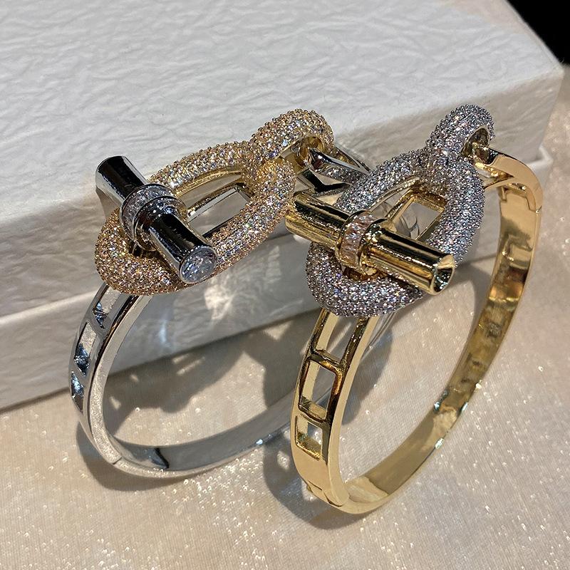 Neues Armband-Set mit horizontalem Stab und Schweinenase, leichter Luxus, Kupfer eingelegt mit Zirkonia