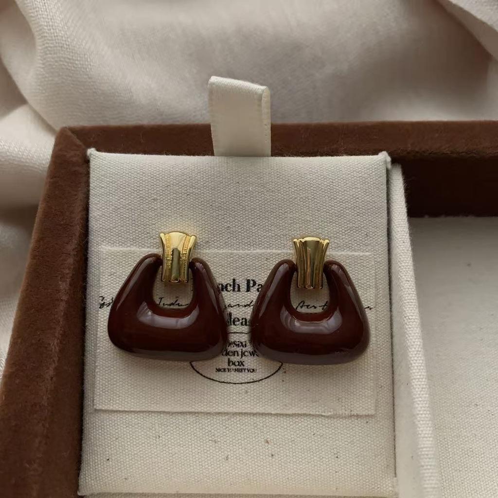 Geometric Bag Shape, High Saturation Enamel Earrings, Ear Buckles, Light Luxury And Fashionable Individuality, Retro Elegance And High-End Earrings.