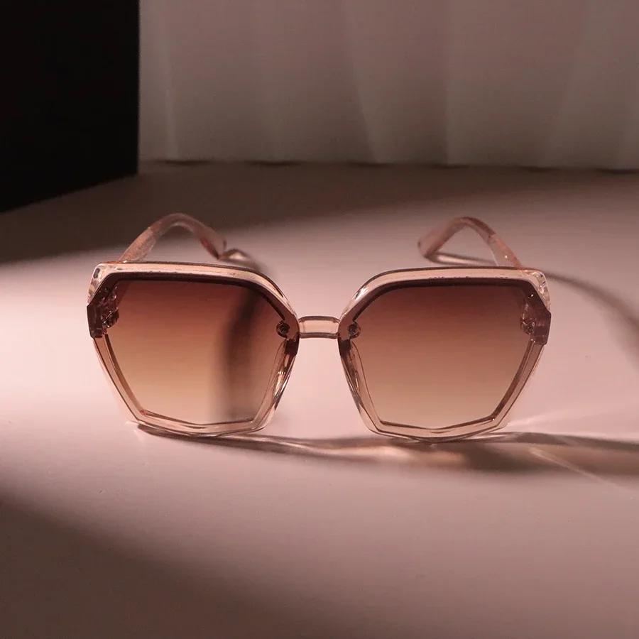 Retro Square Sunglasses Women Men Brand Classic Sun Glasses Female Male Fashion Designer Travel Casual Shades