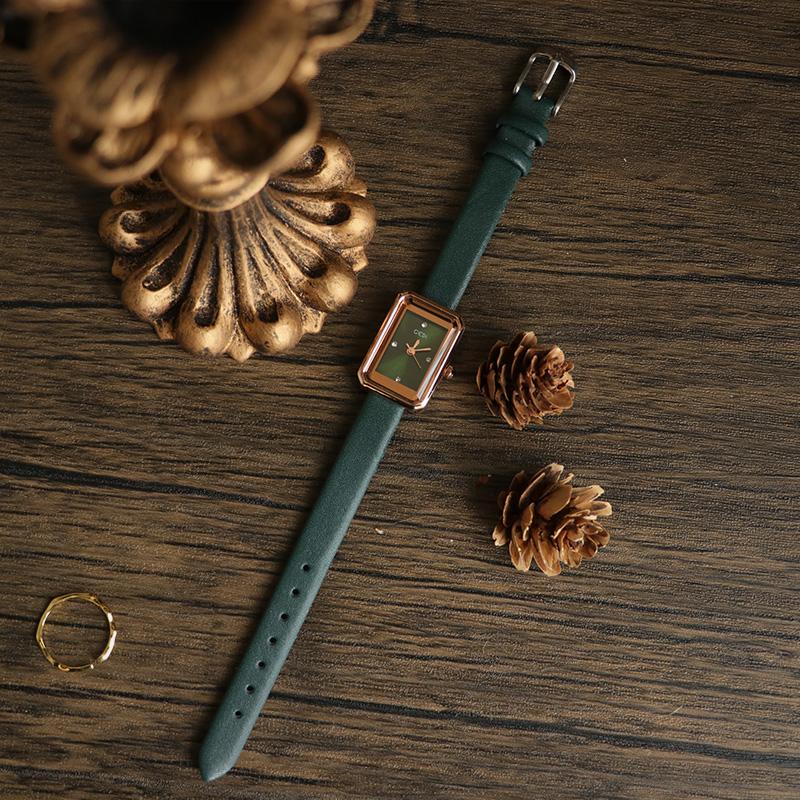 New Square Women'S WatchRetro Artistic Light Luxury HighEnd Leather Strap Suitable For Students Women'S Gifts Watch Accessories.