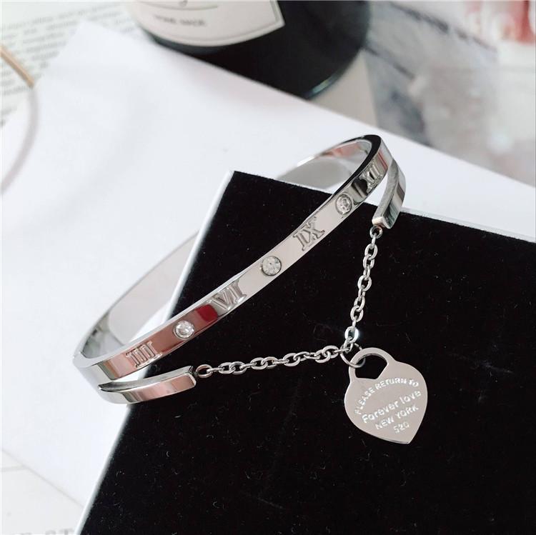 Korean Roman Numeral Rhinestone Heart Pendant Bracelet – Women's Fashion Wristband Ornament