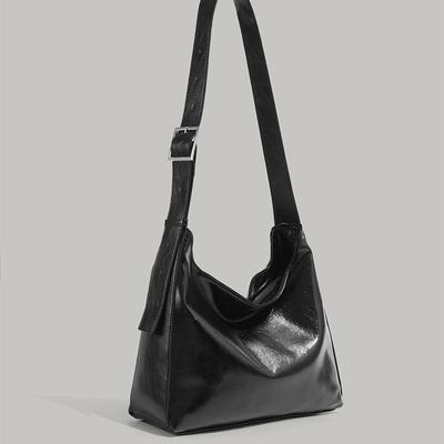 Simple Large Capacity Underarm Bag for Women 2024 New Versatile Commuter Tote Bag Fashionable Elegant Single Shoulder Crossbody Bag