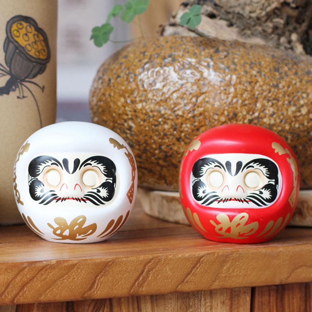 Niedliche Japanische Mini Daruma Spardose Puppe Glückskatze Einzigartiges Heim-Büro Ornament Shui Dekoration Q8Q3